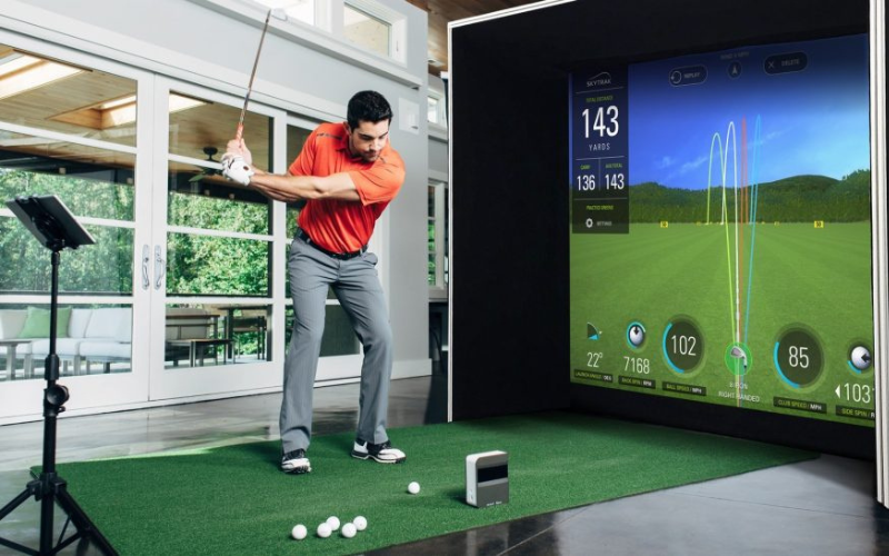 How Does a Golf Simulator Work